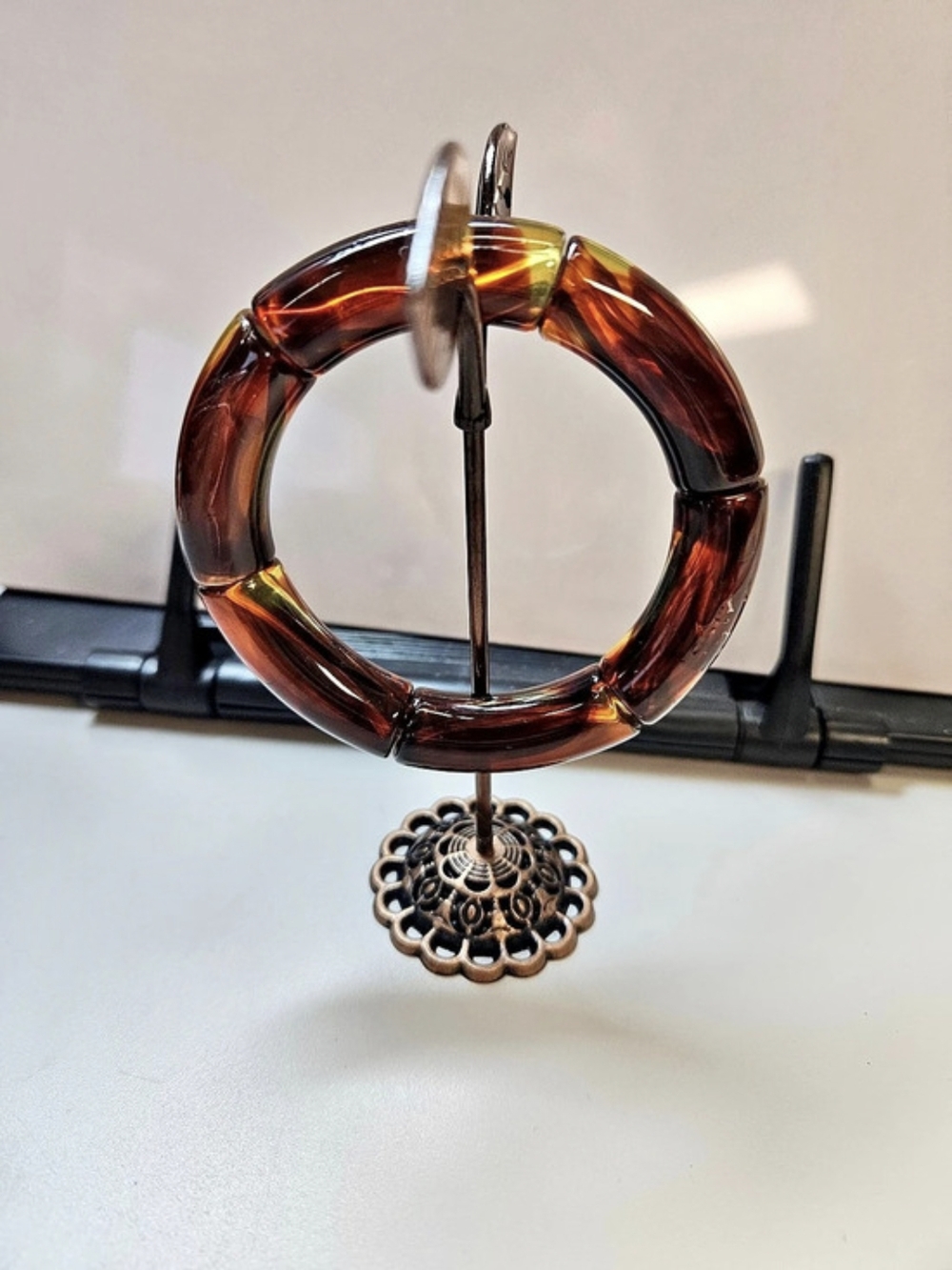 Tortoise-Style Stretch Bracelet in Brown & Gold
